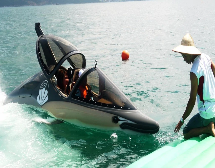 Từ 16-4, đến Nha Trang ‘cưỡi cá mập’ lướt sóng biển ảnh 2 Tàu seabreacher